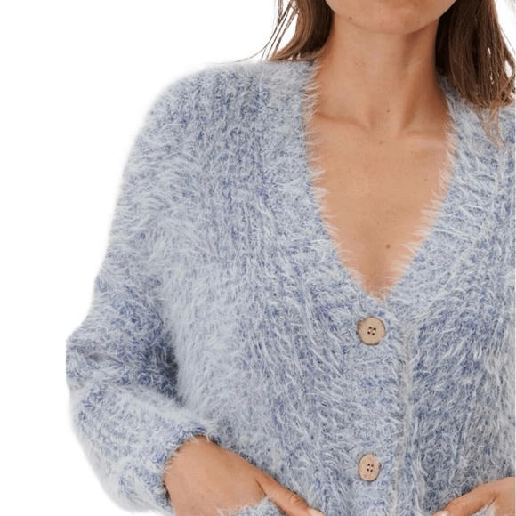 Rip Curl Fuzzy Baby Blue Lightweight Cardigan Sweater - Picture 11 of 16